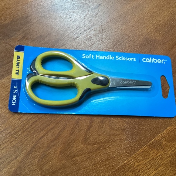 Caliber Scissors Set Soft Handle Blunt Tip 5 1/4 inch New - Picture 3 of 6